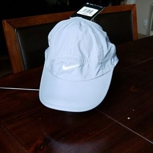 Nike dri-fit tennis hat NWT